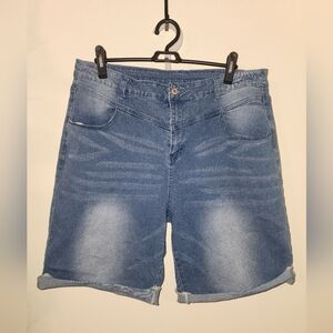 Jean Shorts with pockets, stretchy, cuffed hem size 2X